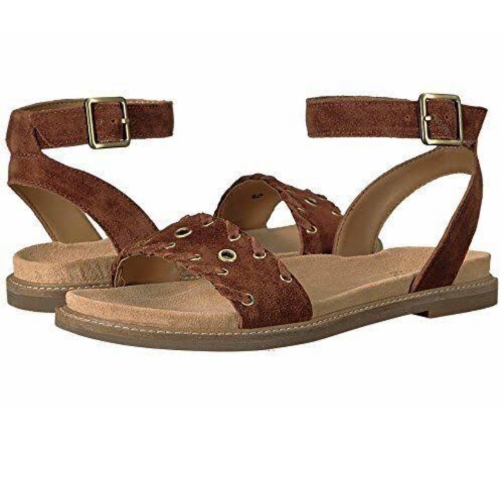 Clark’s beautiful and soo comfortable sandals